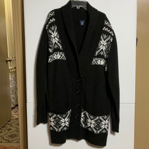 Basic Editions Sweaters - ****hold****Basic Edition Cardigan